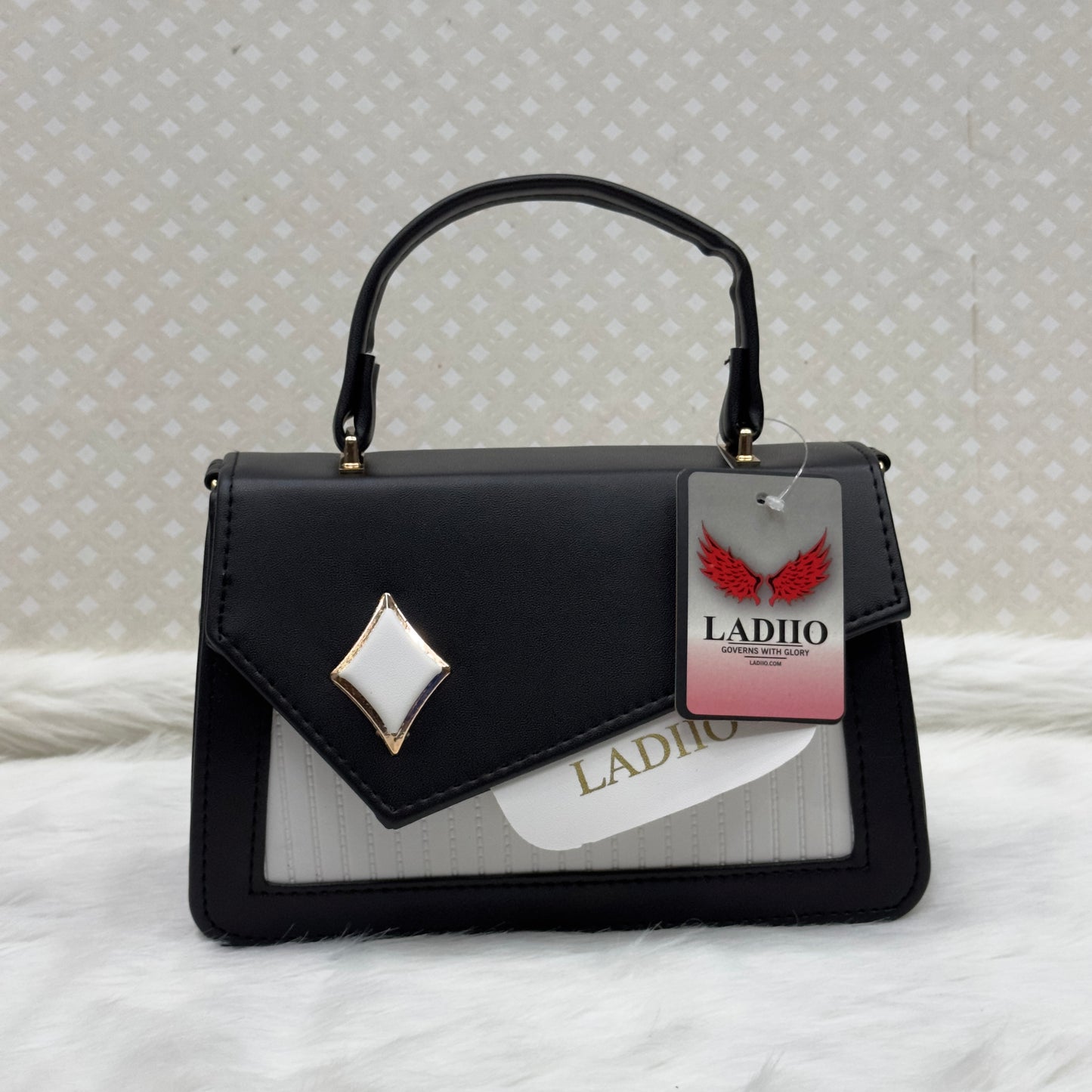 Daimond design sling bag Ladiio