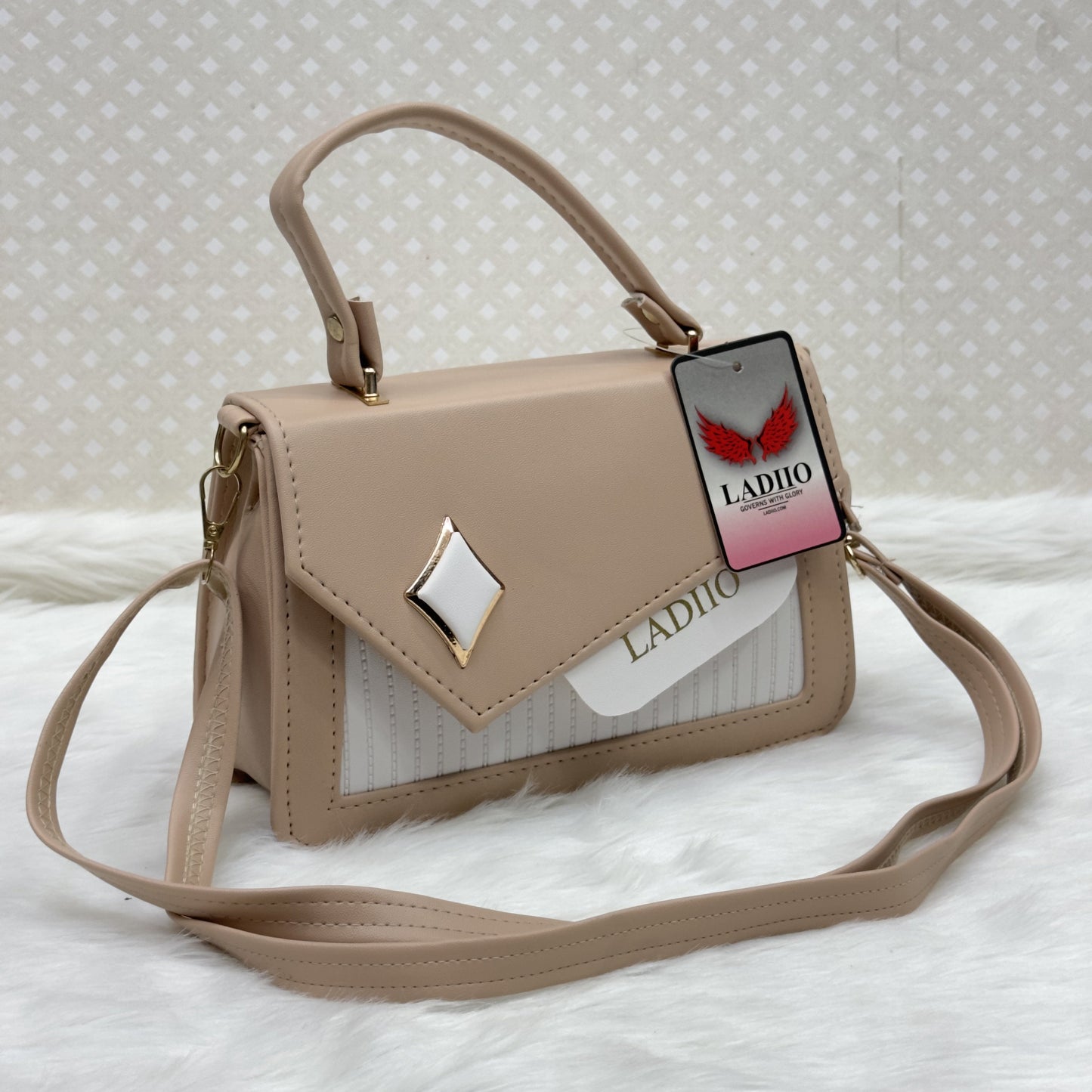 Daimond design sling bag Ladiio